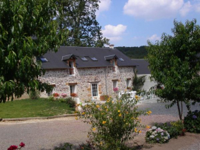 Гостиница Gîte de la Cour  Кампандре-Вальконгрен